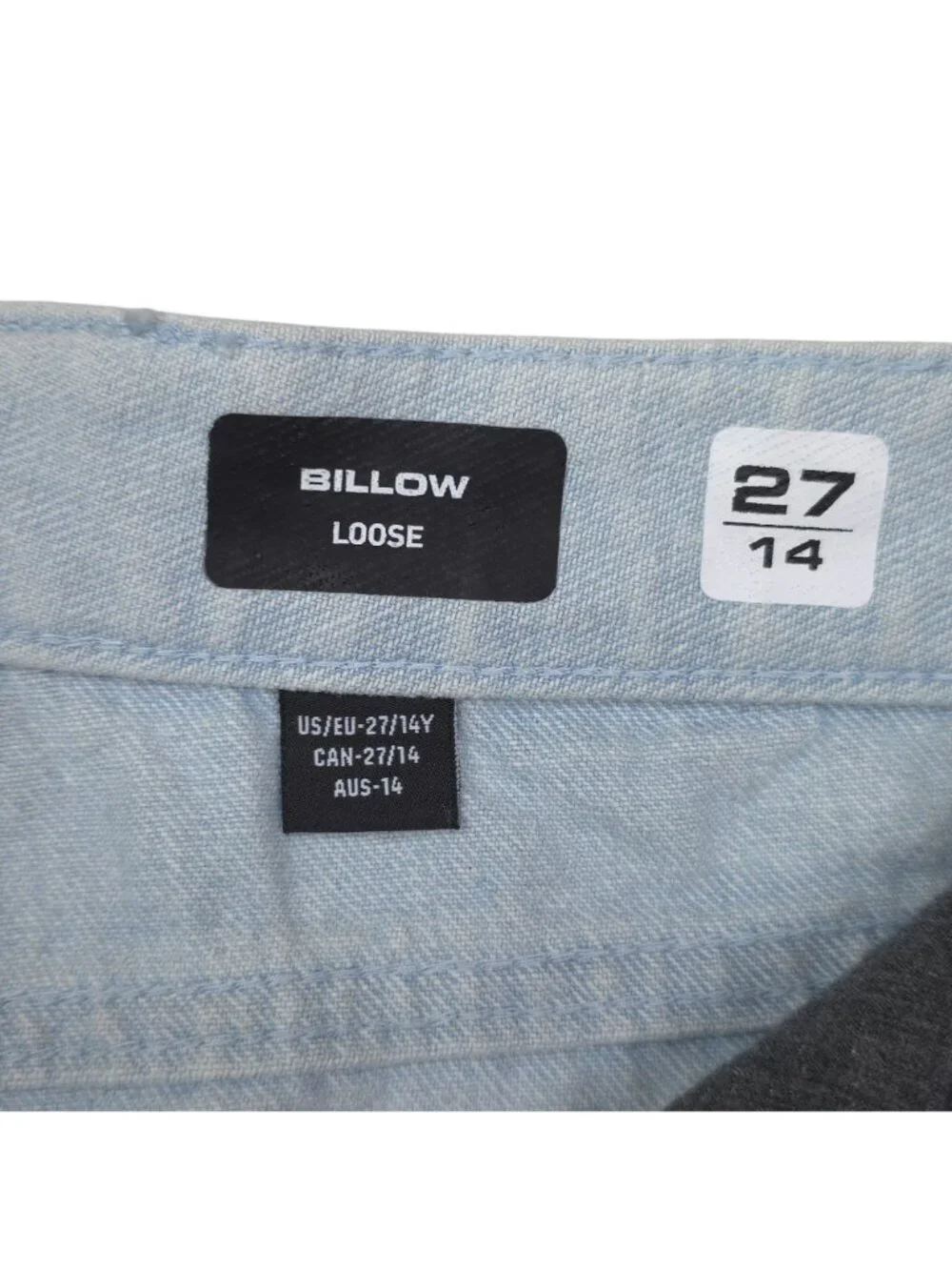 Volcom Billow Loose Fit Denim Jeans Boys Youth sz 14 27  Relaxed Rise Light Wash